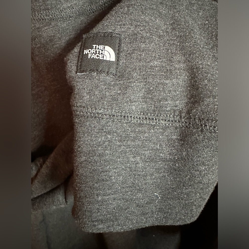 The North Face men’s long sleeve shirt​​​​​​​​​​​​​​​​​​​​​​​​​​​​ NWOT - Picture 4 of 16